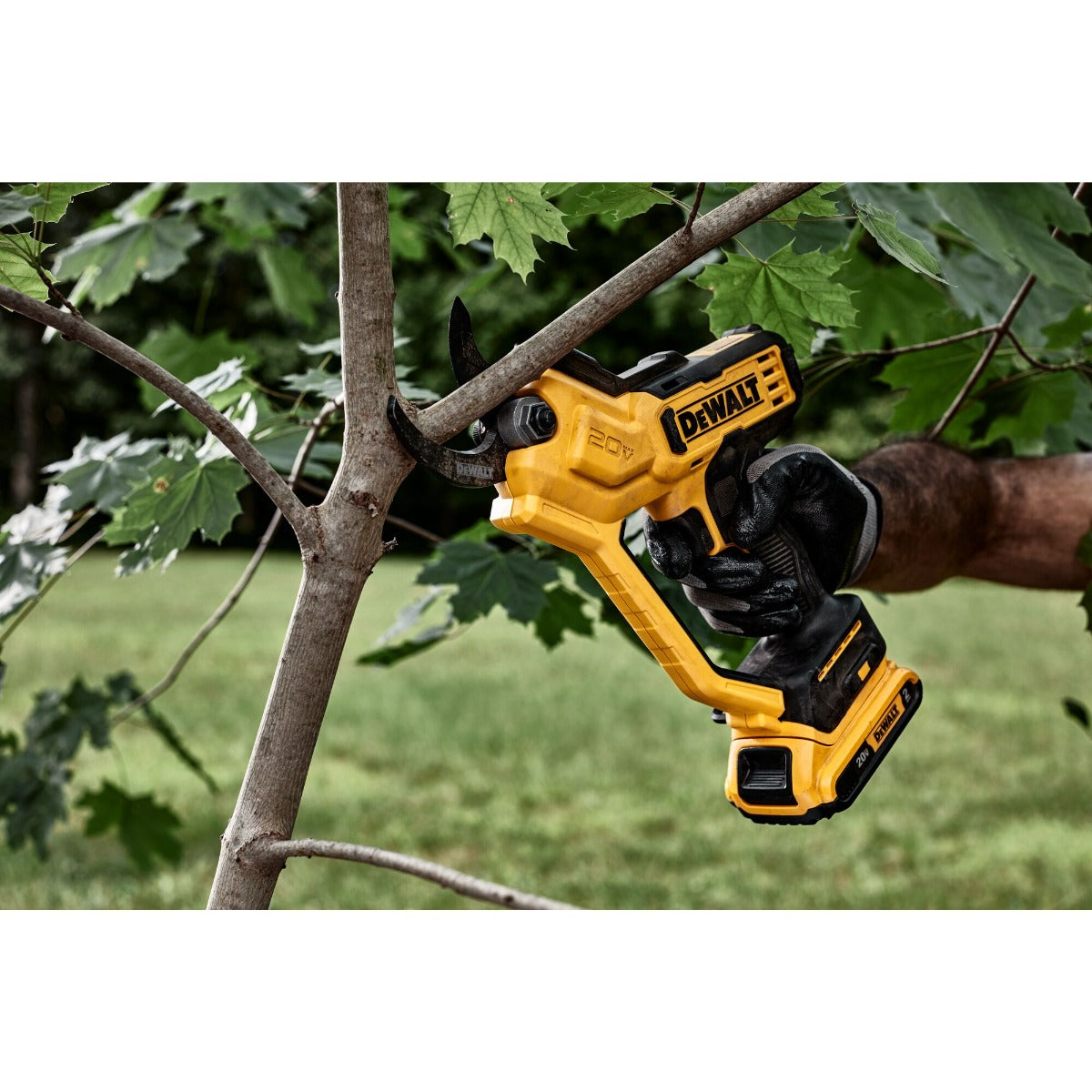 Dewalt DCPR320B 20V Max* 1-1/2 In Cordless Pruner (Tool Only)