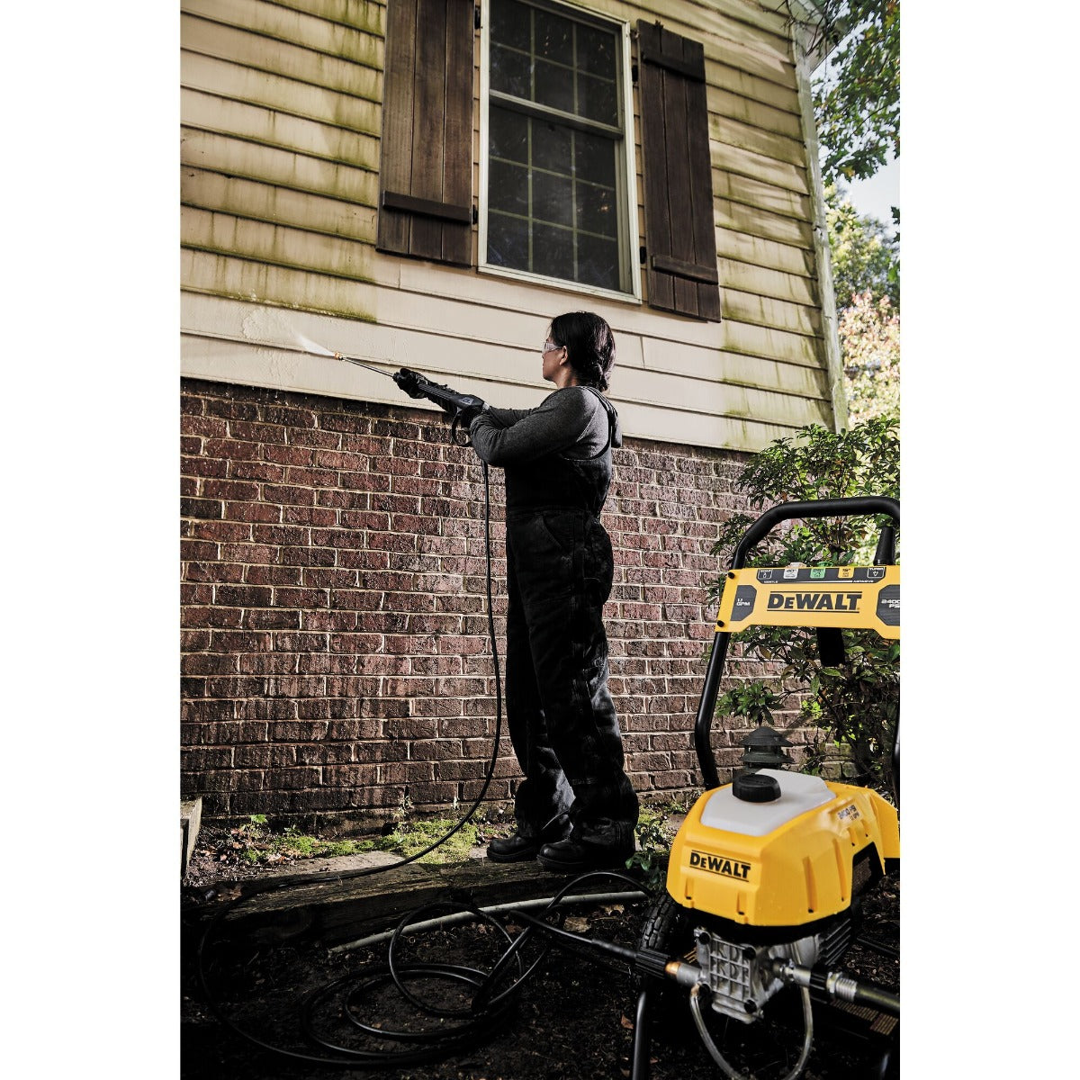 Dewalt DWPW2400 2400 Psi 13 Amp Electric Cold-Water Pressure Washer