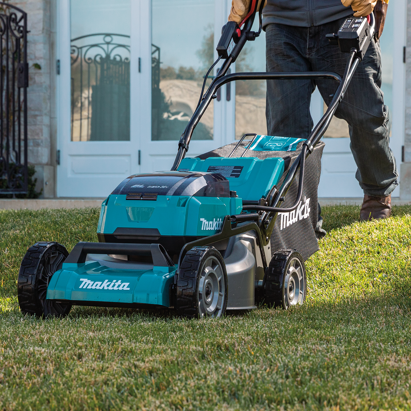 Makita XML06Z 36V (18V X2) LXT® Brushless 18" Self‘Propelled Commercial Lawn Mower, Tool Only