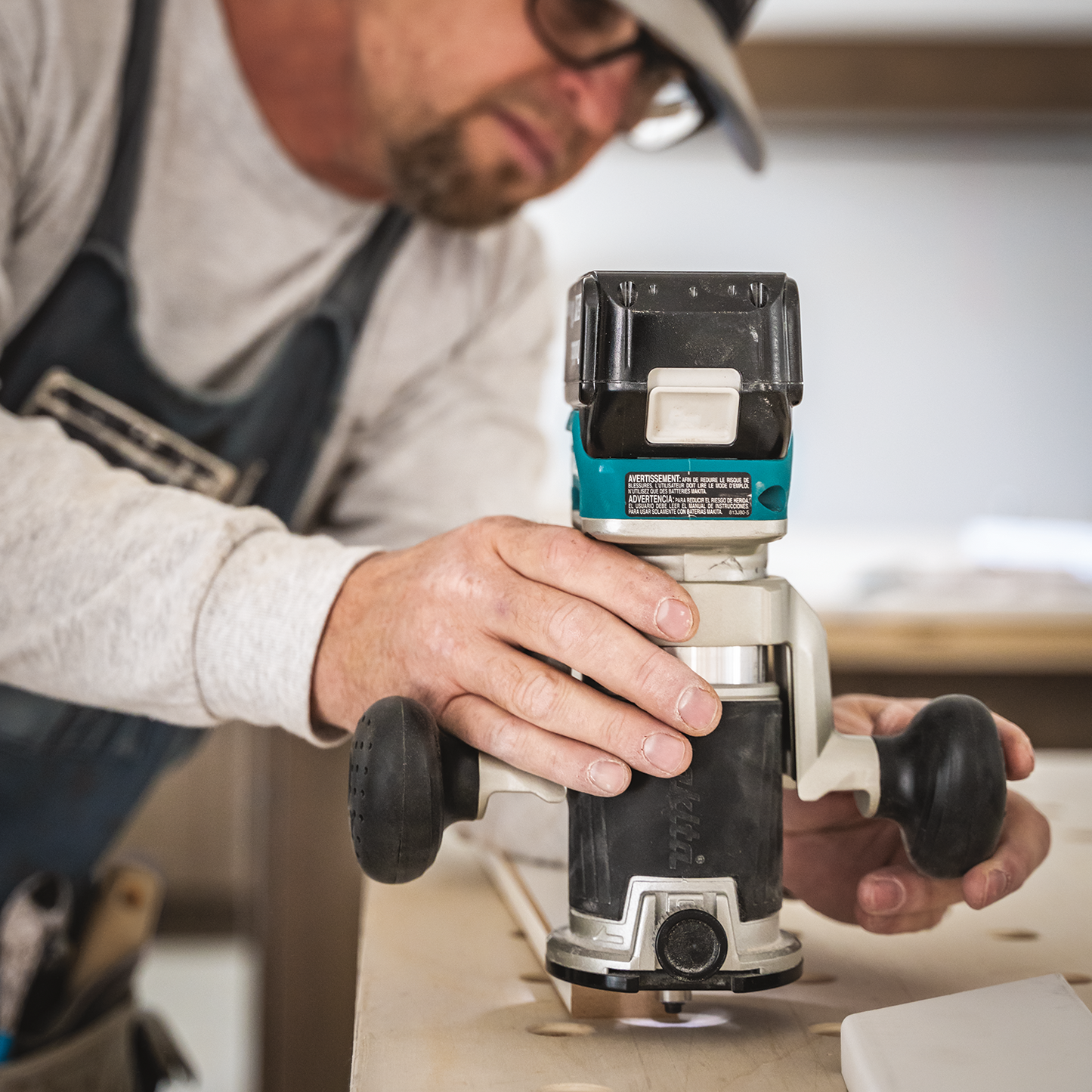 Makita XTR01T7 18V LXT® Lithium‘Ion Brushless Cordless Compact Router Kit (5.0Ah)