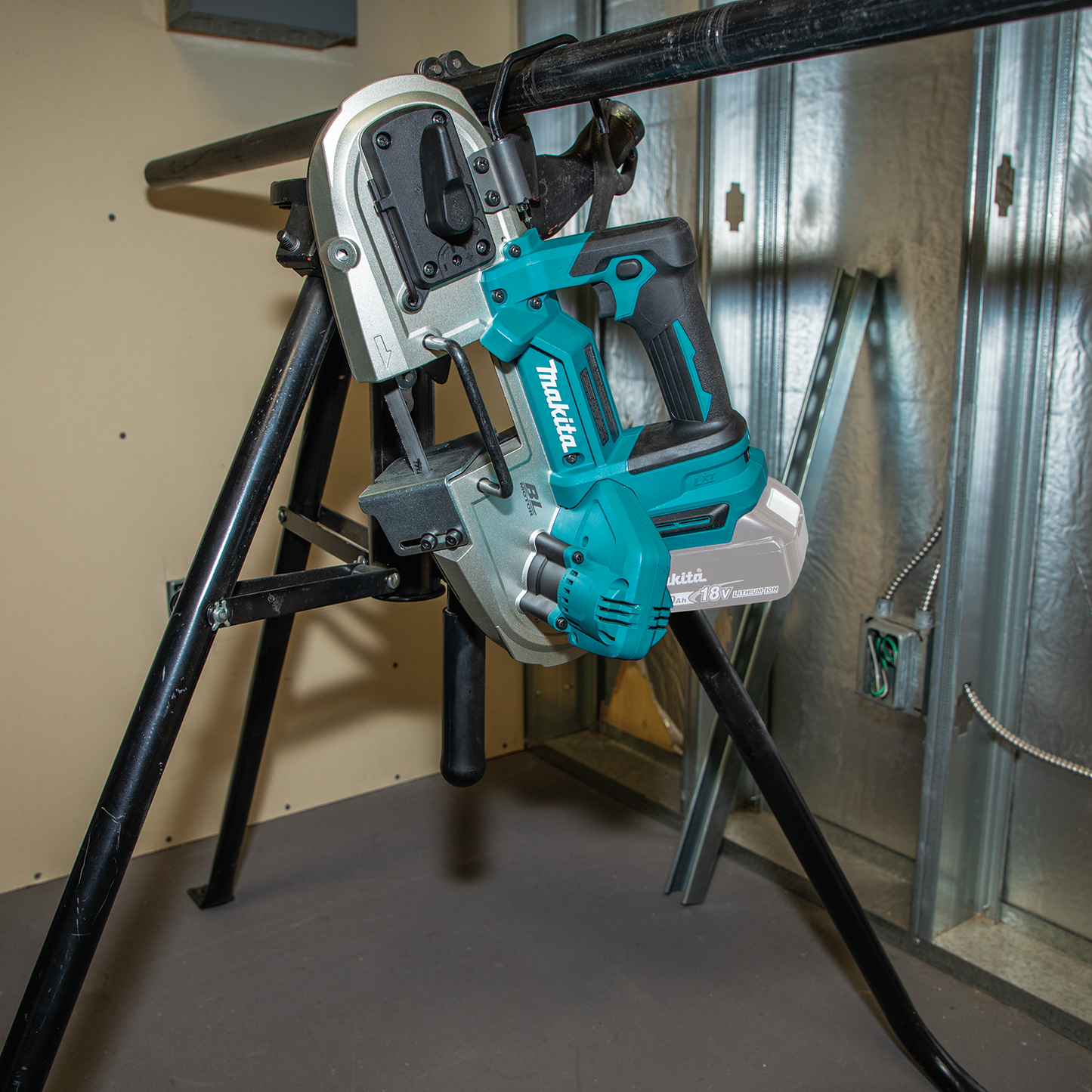 Makita XBP04Z 18V LXT® Lithium‘Ion Compact Brushless Cordless Band Saw, Tool Only