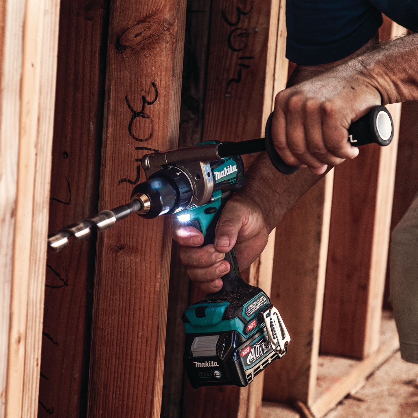 Makita GT200D 40V max XGT® Brushless Cordless 2‘Pc. Combo Kit (2.5Ah)