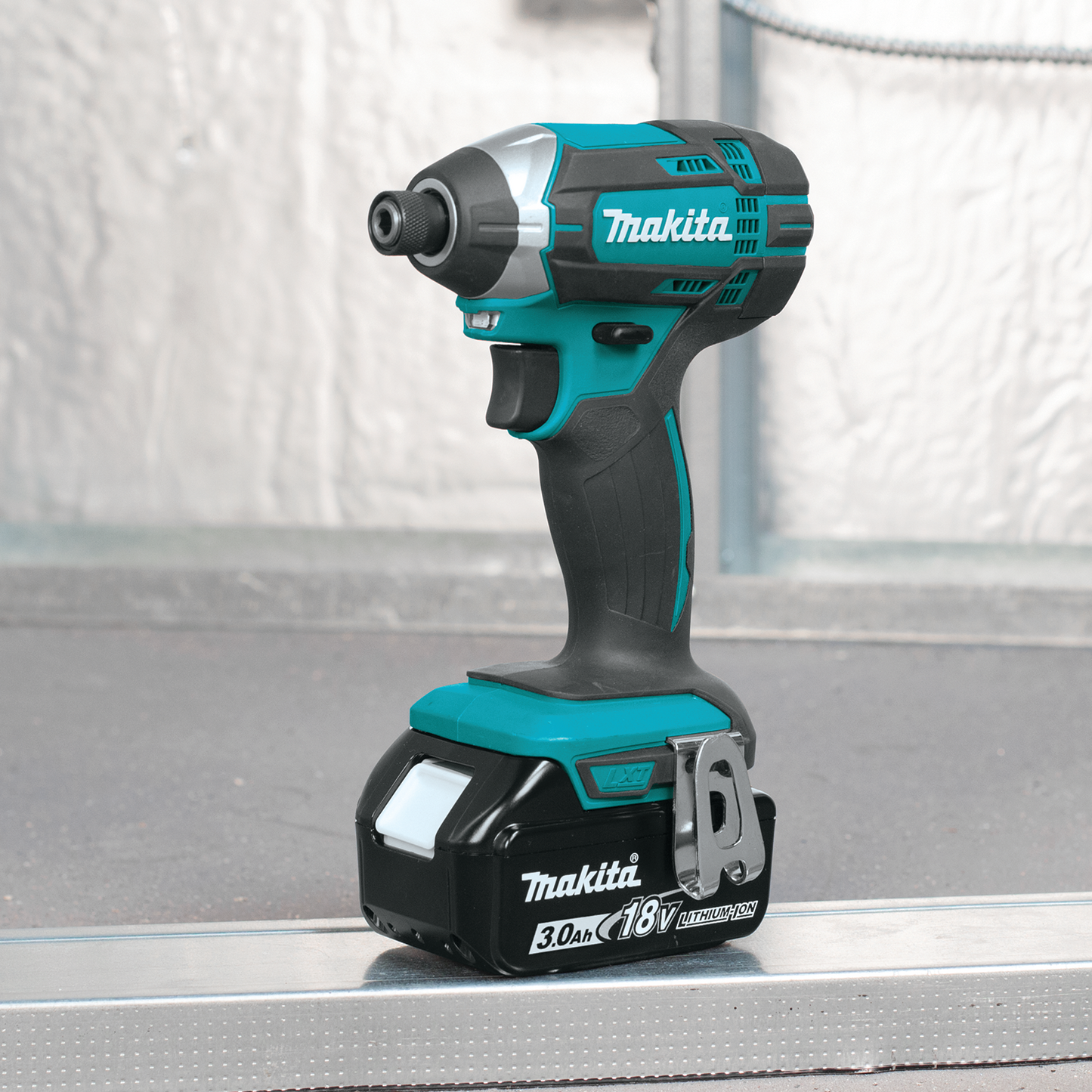 Makita XT704 18V LXT® Lithium‘Ion Cordless 7‘Pc. Combo Kit (3.0Ah)