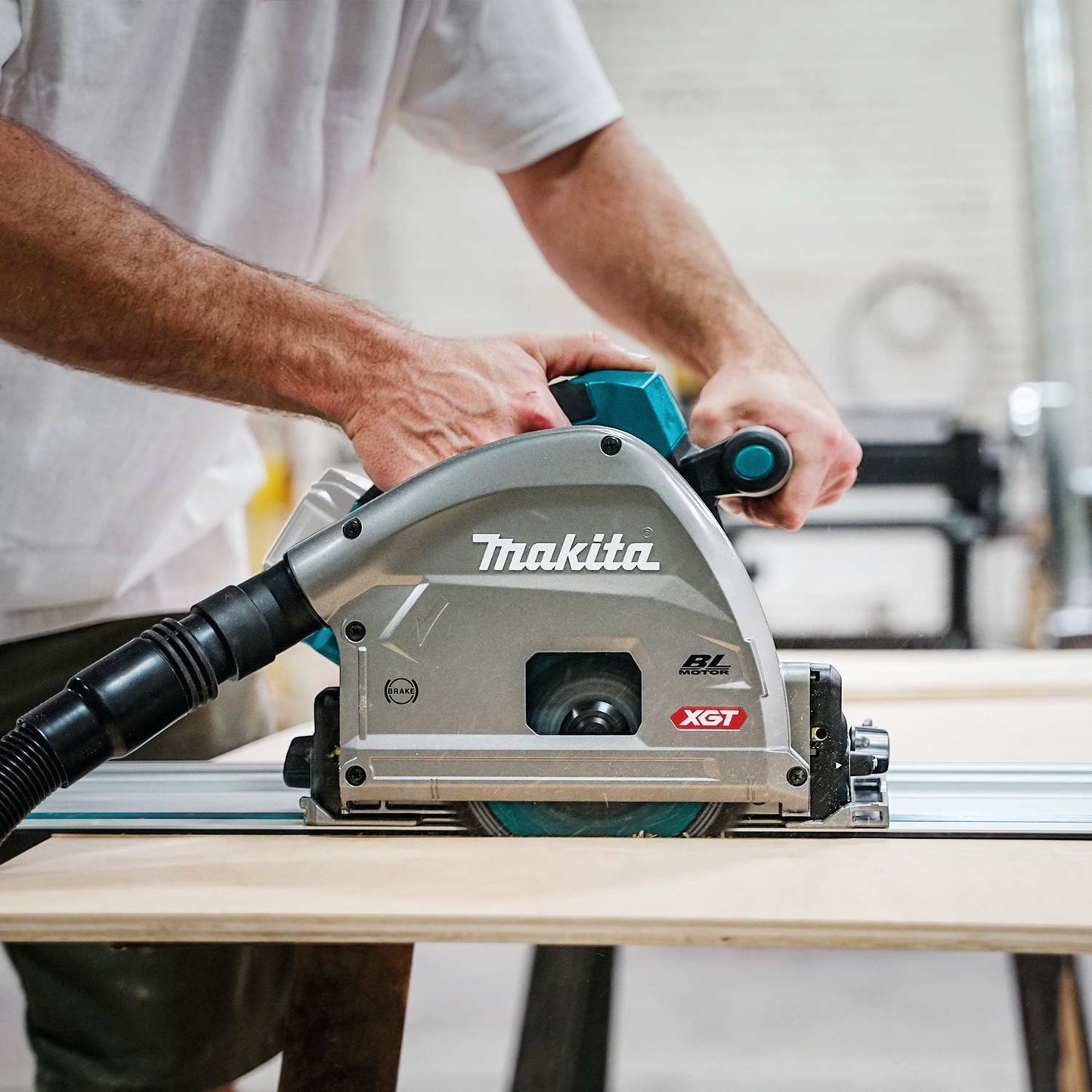 Makita GPS01Z 40V max XGT® Brushless Cordless 6‘1/2" Plunge Circular Saw, AWS® Capable, Tool Only