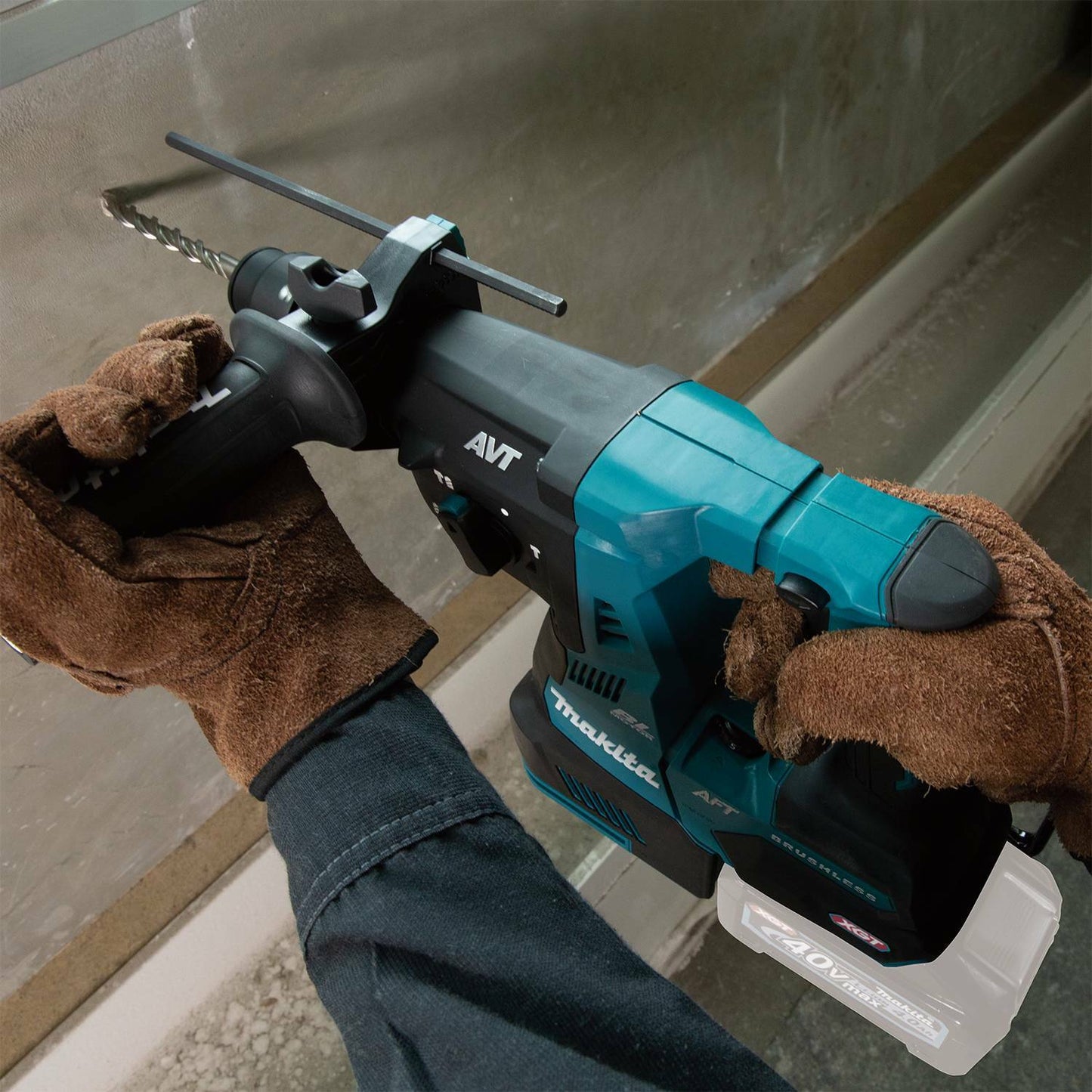 Makita GRH02Z 40V max XGT® Brushless Cordless 1‘1/8" SDS‘PLUS AVT® Rotary Hammer, with Interchangeable Chuck, AWS® Capable, Tool Only