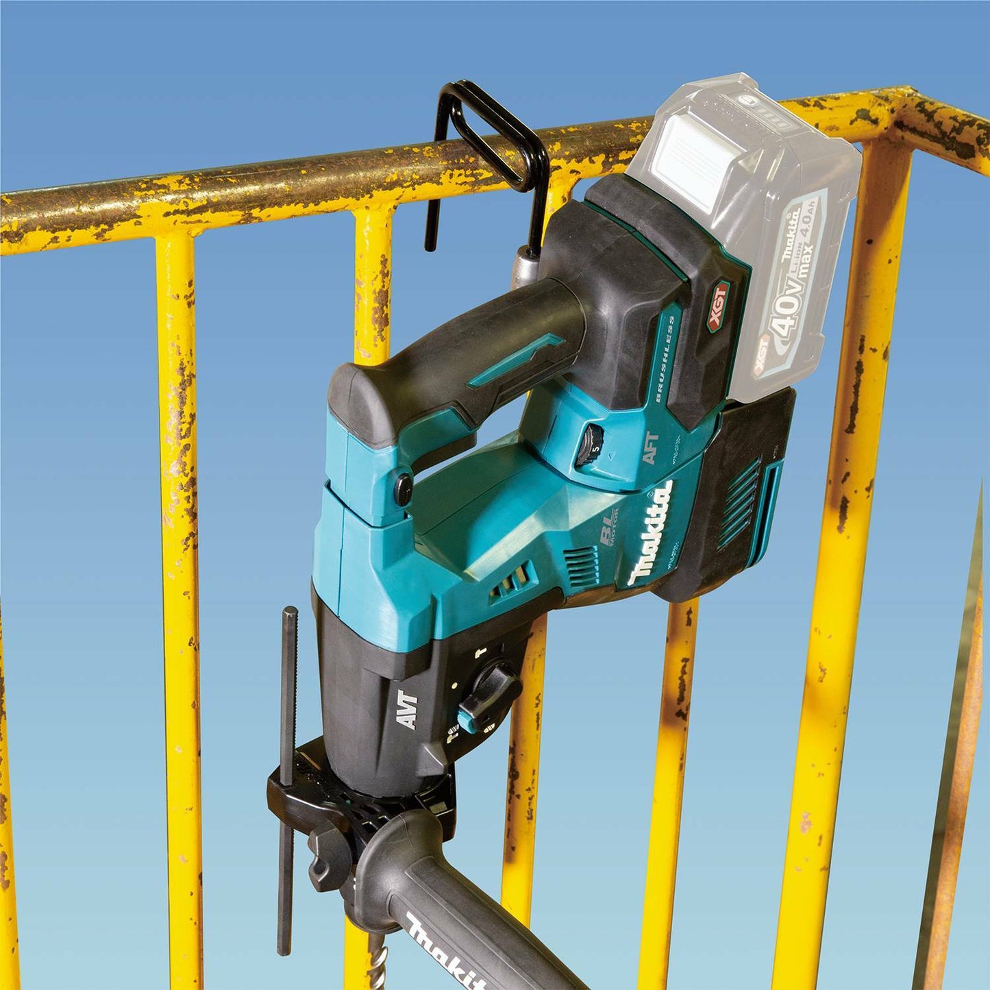 Makita GRH02Z 40V max XGT® Brushless Cordless 1‘1/8" SDS‘PLUS AVT® Rotary Hammer, with Interchangeable Chuck, AWS® Capable, Tool Only