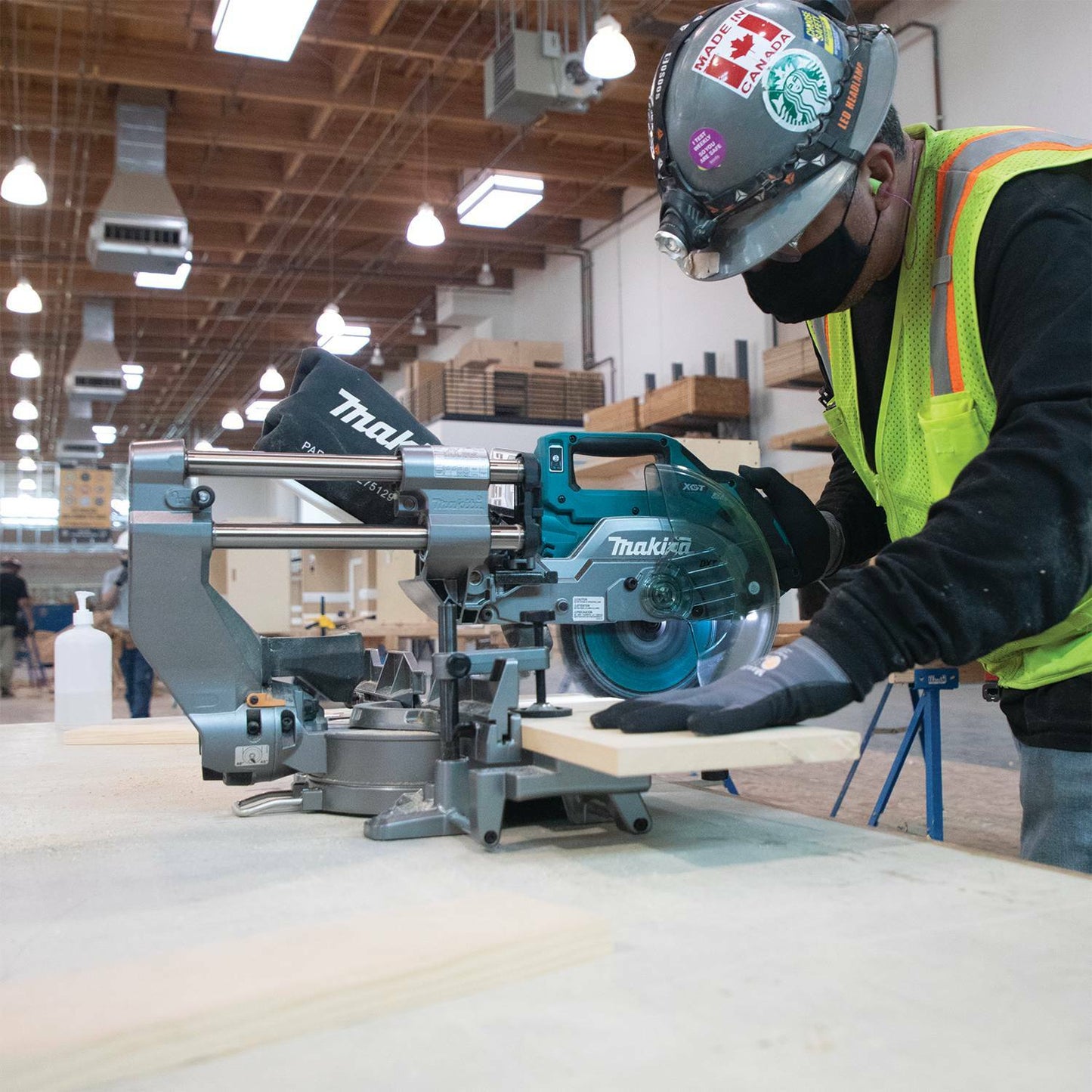 Makita GSL02Z 40V max XGT® Brushless Cordless 8‘1/2" Dual‘Bevel Sliding Compound Miter Saw, AWS® Capable, Tool Only