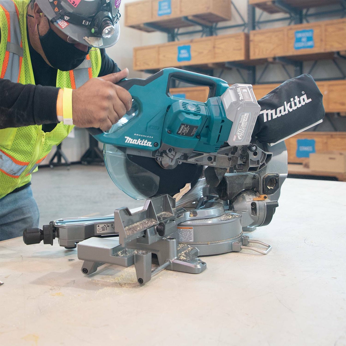 Makita GSL02Z 40V max XGT® Brushless Cordless 8‘1/2" Dual‘Bevel Sliding Compound Miter Saw, AWS® Capable, Tool Only