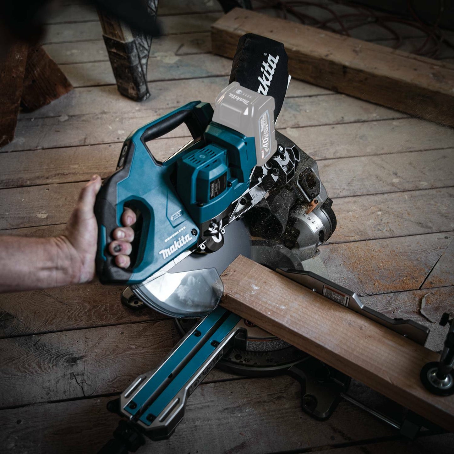 Makita GSL02Z 40V max XGT® Brushless Cordless 8‘1/2" Dual‘Bevel Sliding Compound Miter Saw, AWS® Capable, Tool Only