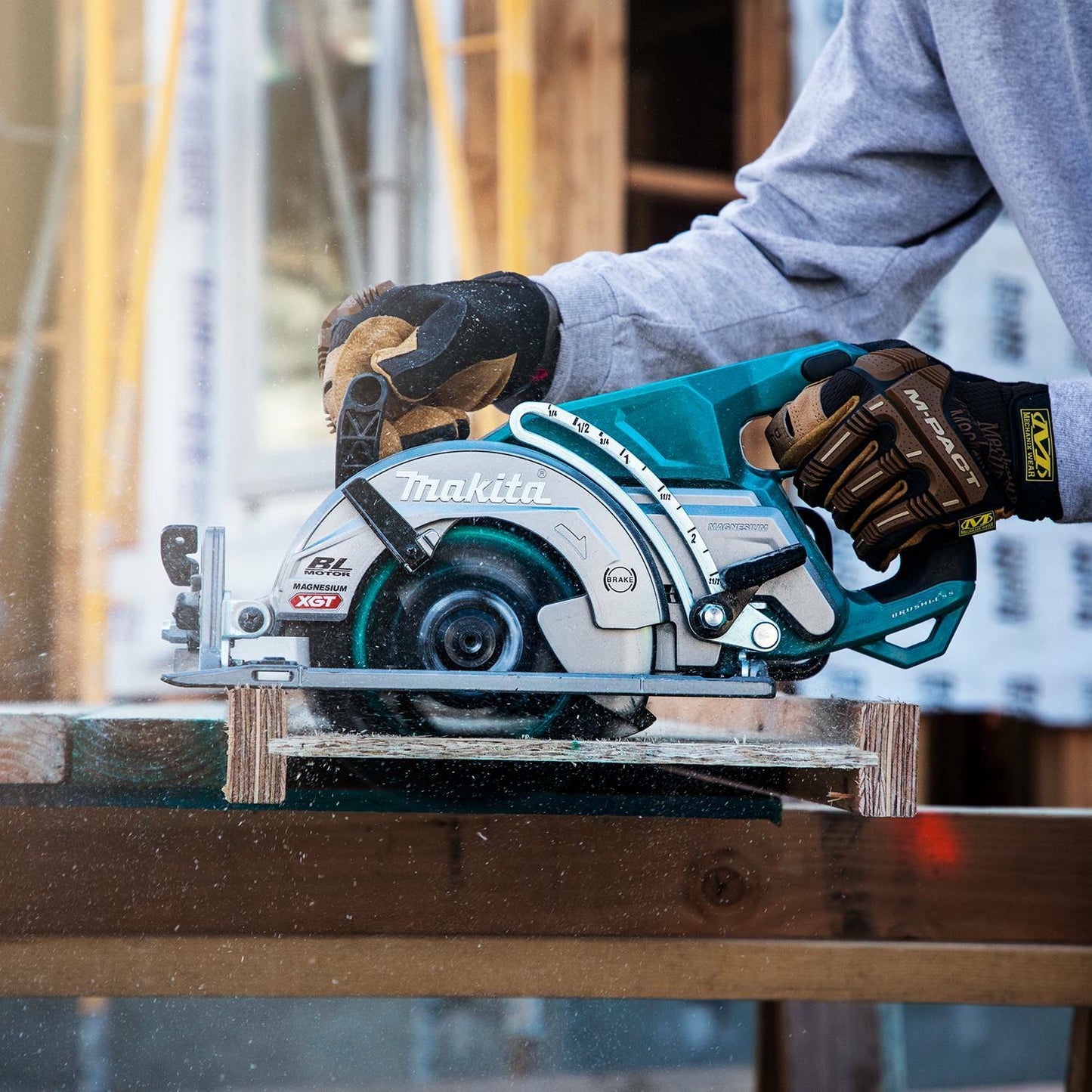 Makita GSR01Z 40V max XGT® Brushless Cordless Rear Handle 7‘1/4 Circular Saw, Tool Only