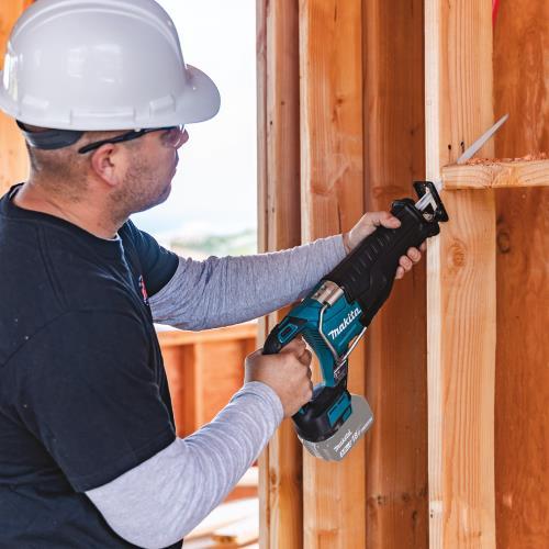 Makita XRJ05Z 18V LXT® Lithium‘Ion Brushless Cordless Recipro Saw, Tool Only