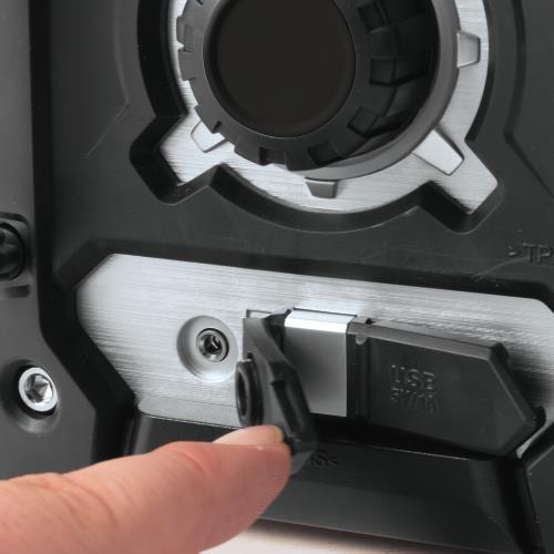 Makita XRM06B 18V LXT® / 12V max CXT® Lithium‘Ion Cordless/Corded Bluetooth® Job Site Radio, Tool Only