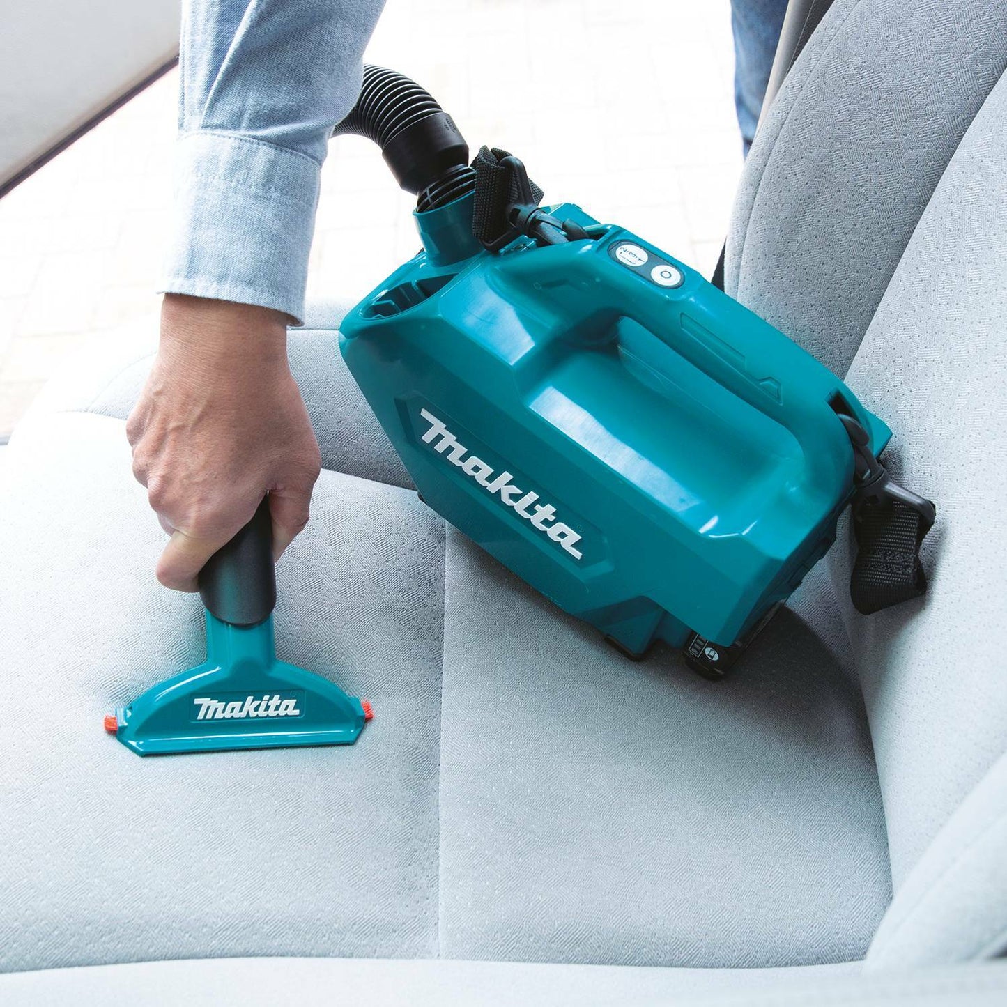 Makita LC09A1 12V max CXT® Lithium‘Ion Cordless Vacuum Kit (2.0Ah)