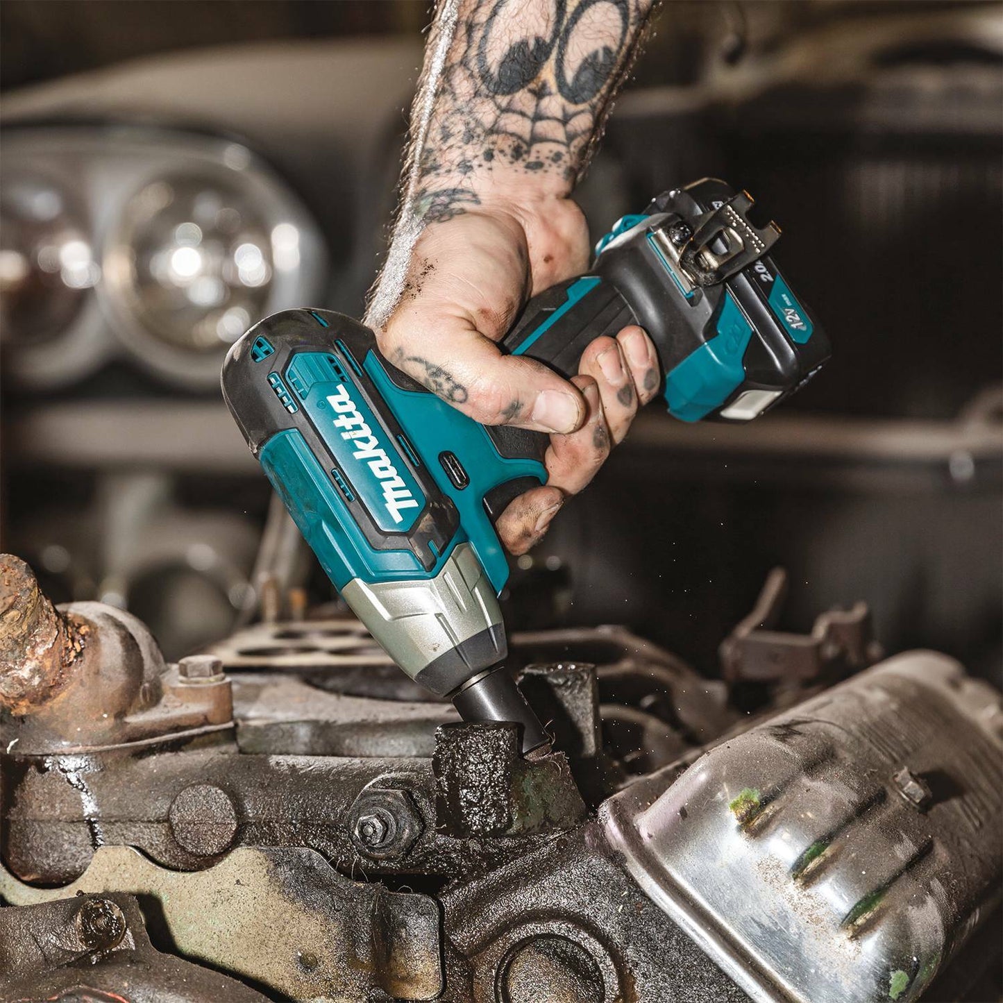 Makita WT04R1 12V max CXT® Lithium‘Ion Cordless 1/4" Impact Wrench Kit (2.0Ah)