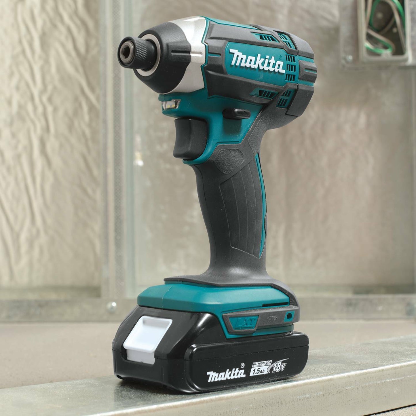 Makita XDT11SY 18V LXT® Lithium‘Ion Compact Cordless Impact Driver Kit (1.5Ah)