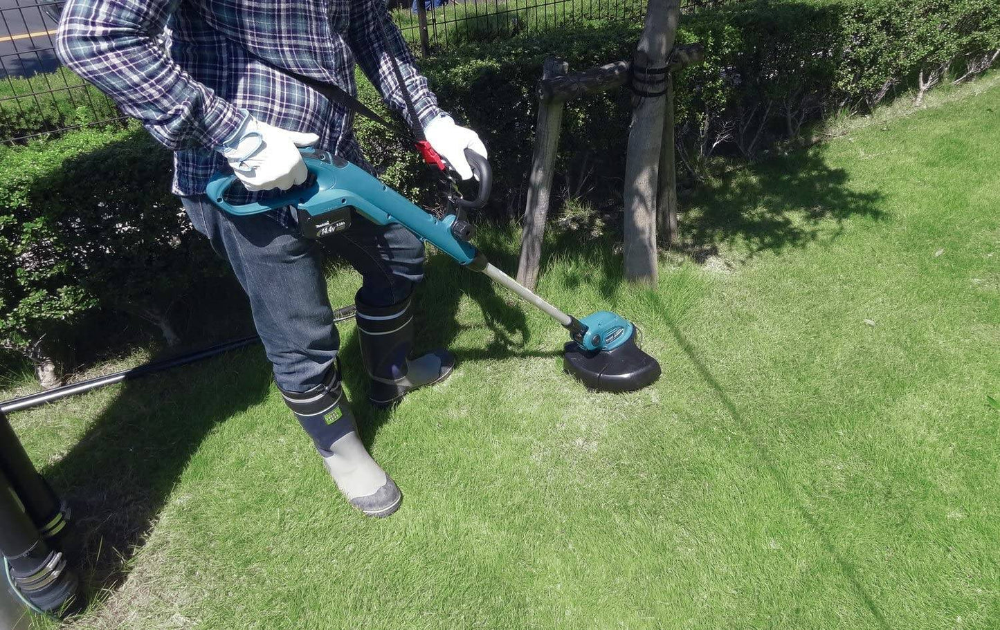 Makita XRU02Z 18V LXT® Lithium‘Ion Cordless String Trimmer, Tool Only