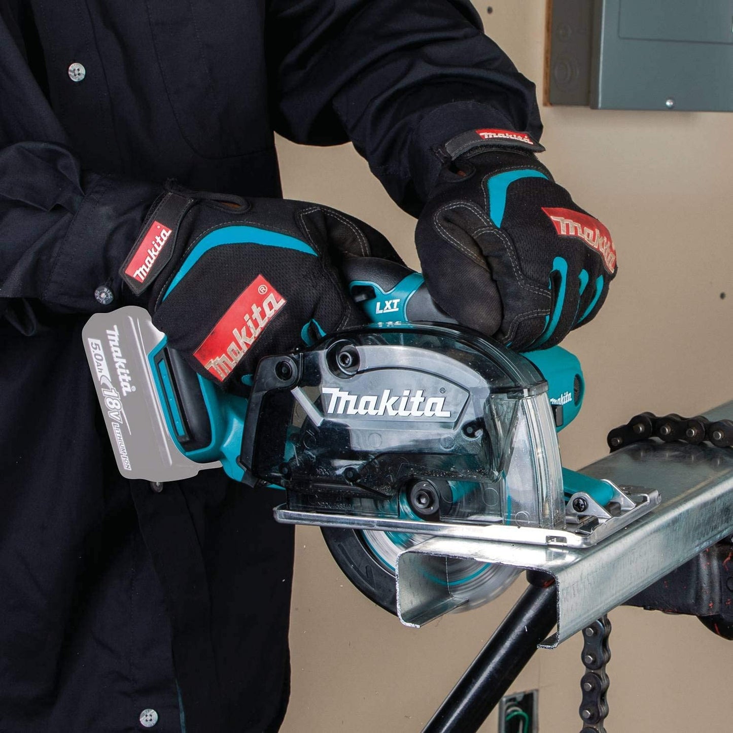 Makita XSC03Z 18V LXT® Lithium‘Ion Cordless 5‘3/8" Metal Cutting Saw, with Electric Brake and Chip Collector, Tool Only