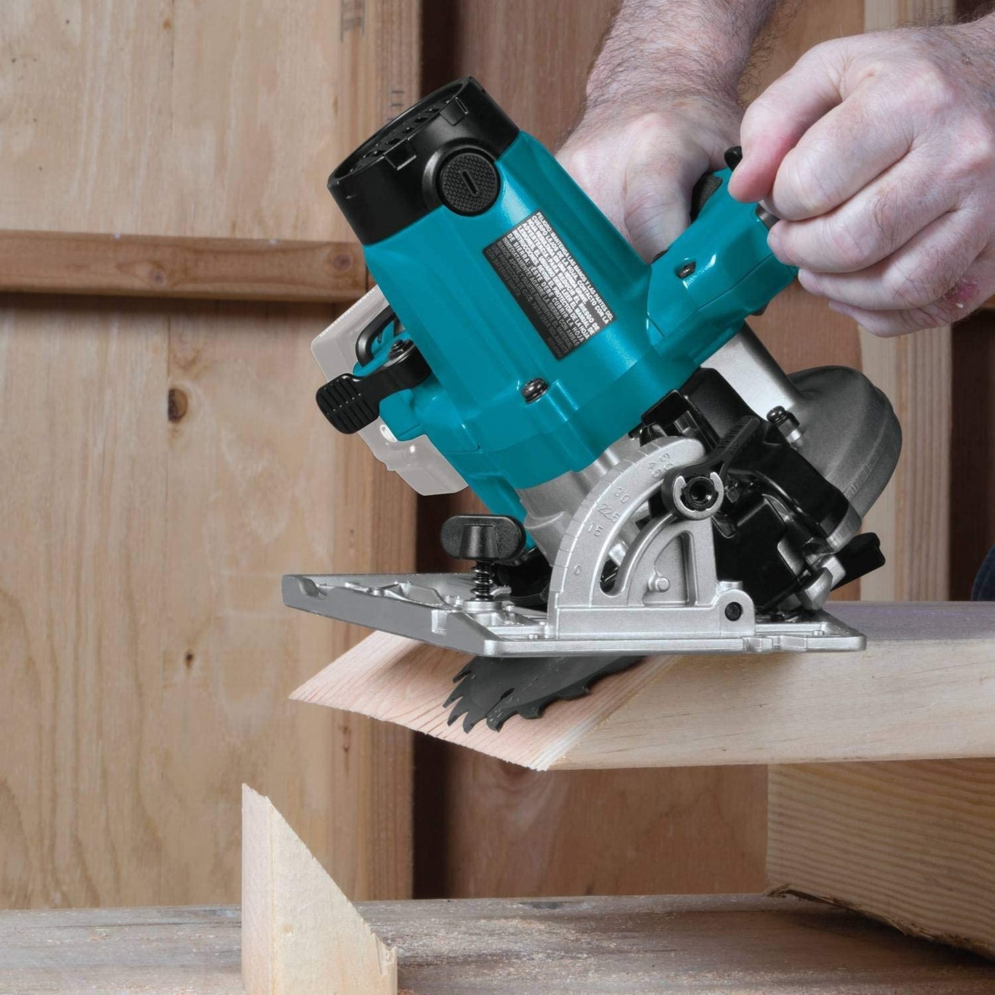 Makita XSS01Z 18V Lxt® Lithiumion Cordless 61/2" Circular Saw, Tool Only