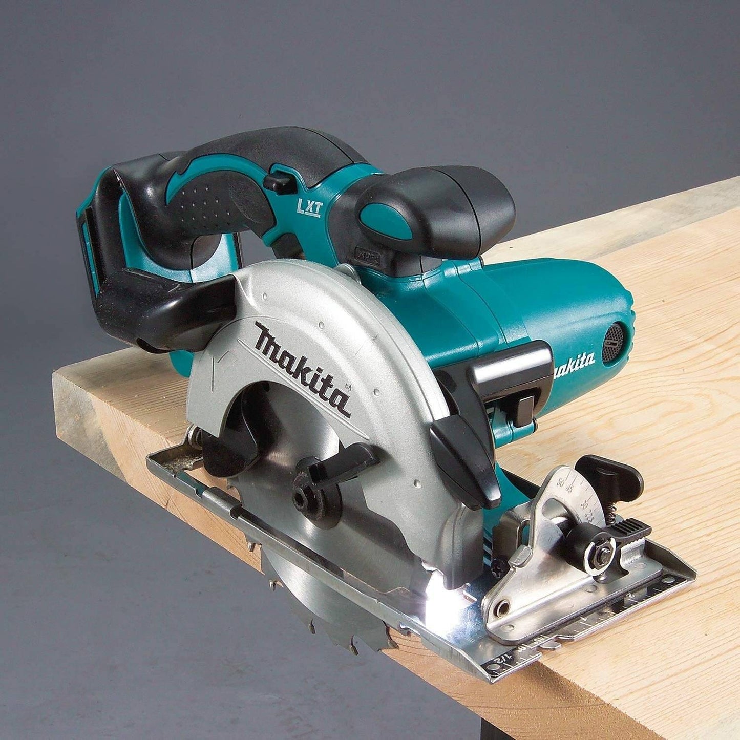 Makita XSS03Z 18V LXT® Lithium‘Ion Cordless 5‘3/8" Circular Trim Saw, Tool Only