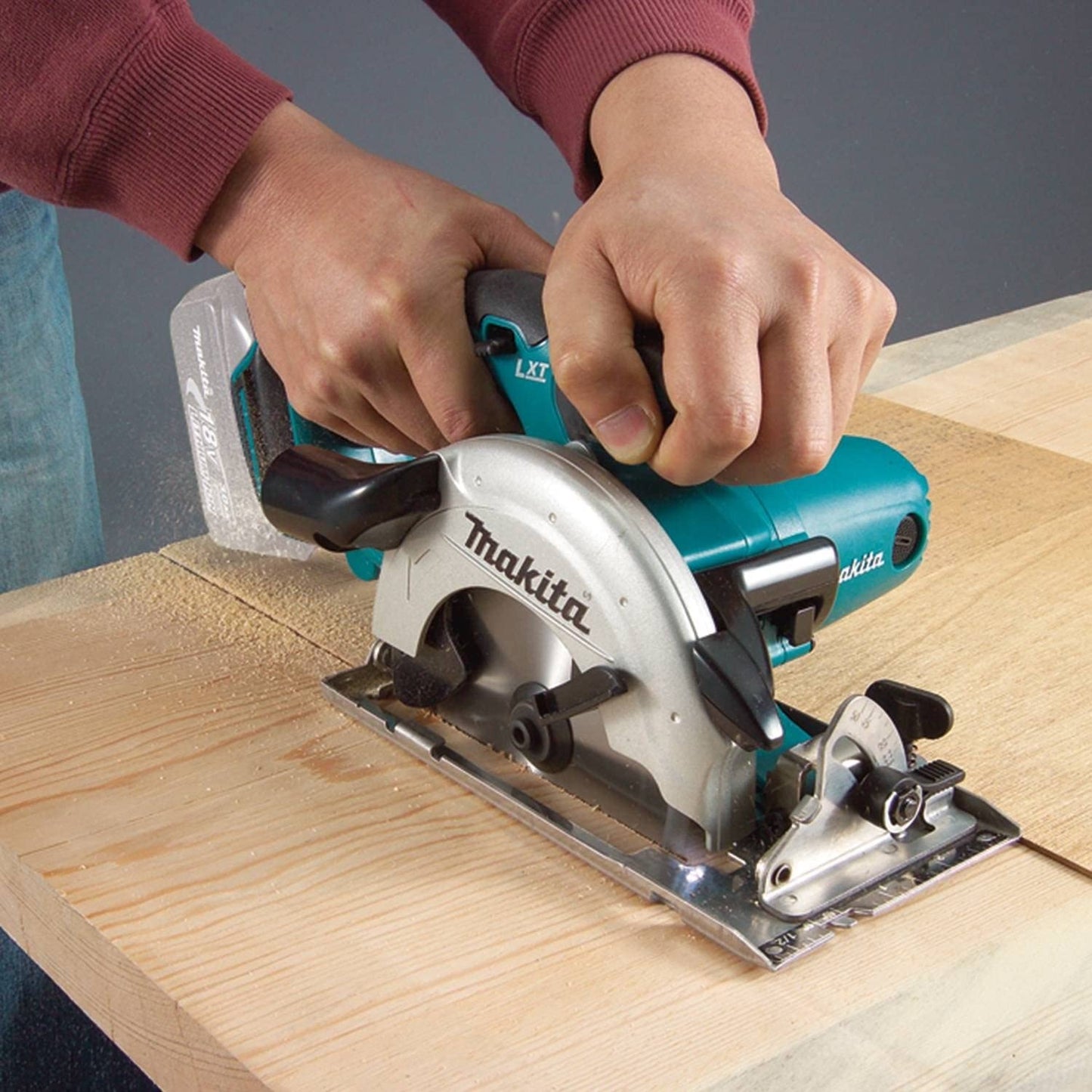 Makita XSS03Z 18V LXT® Lithium‘Ion Cordless 5‘3/8" Circular Trim Saw, Tool Only